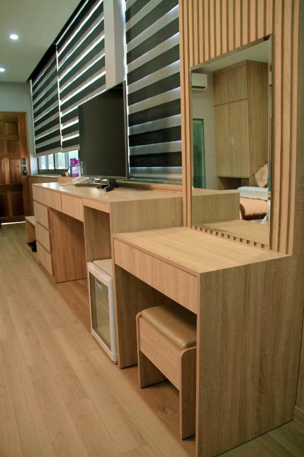 Ruby Luxury Hotel Куинён Экстерьер фото