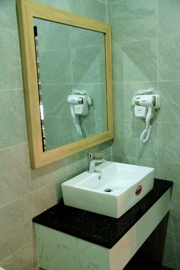 Ruby Luxury Hotel Куинён Экстерьер фото